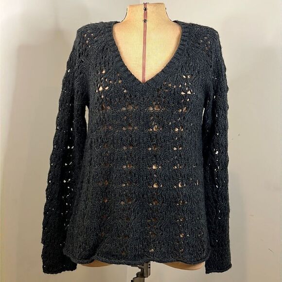 American Eagle Dark Grey Open. Weave V-Neck Sweater - Size Medium - Picture 1 of 12